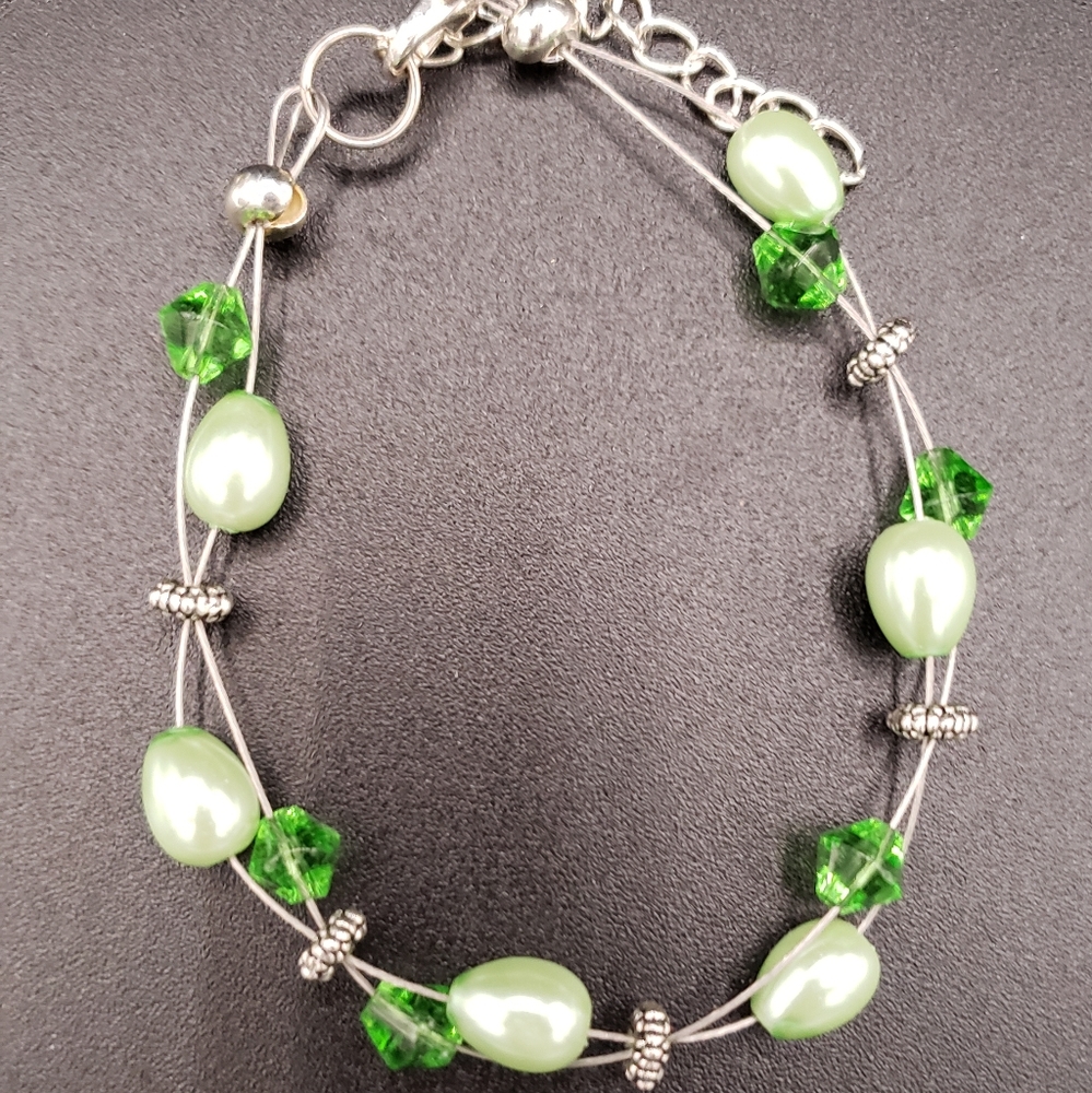 Handcrafted Bracelet Pearl and Beads Silvertone
